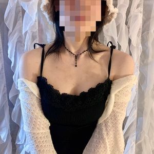 black sleeveless dress